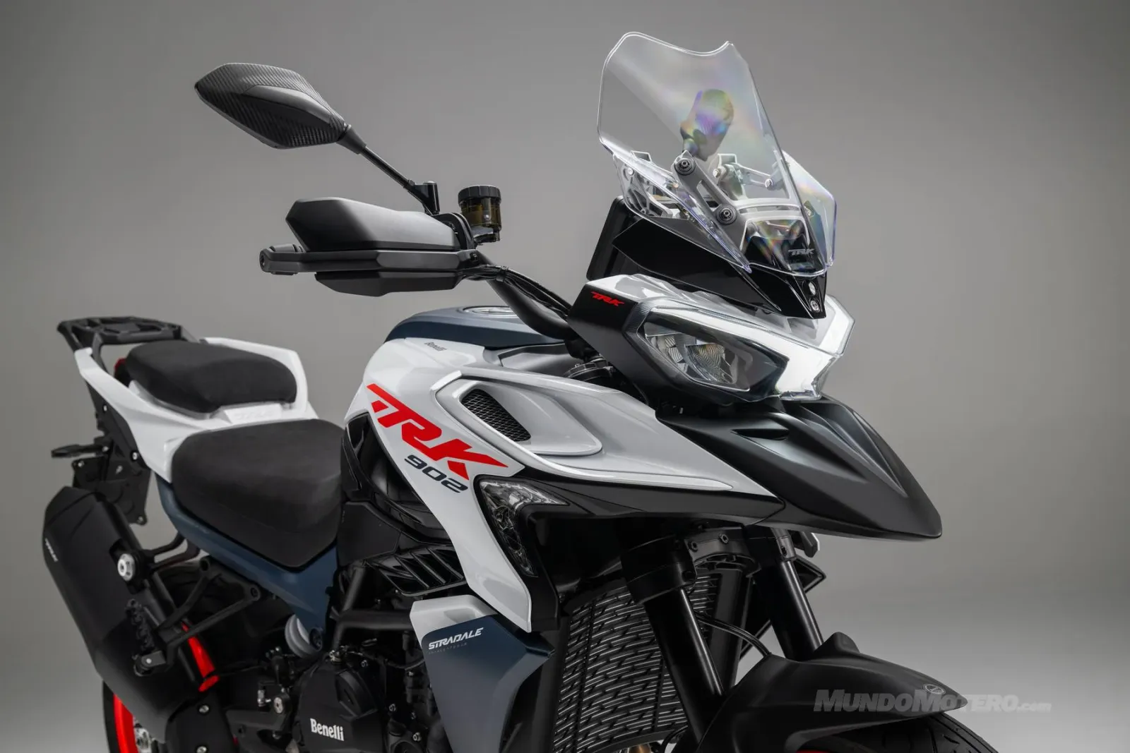 Así es la moto TRK 902 Stradale, la nueva propuesta de Benelli para rutas exigentes