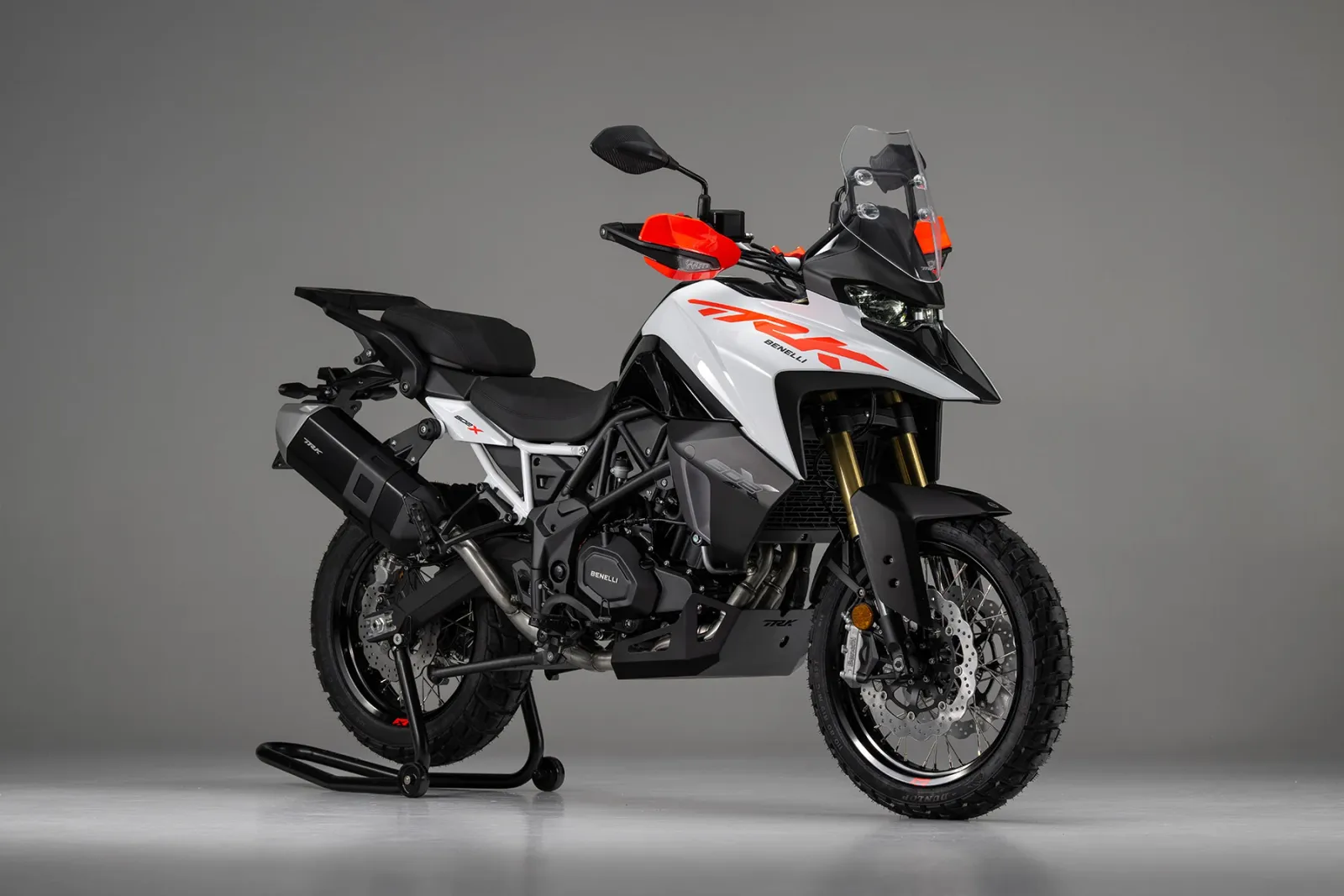 Así es la moto TRK 902 Stradale, la nueva propuesta de Benelli para rutas exigentes