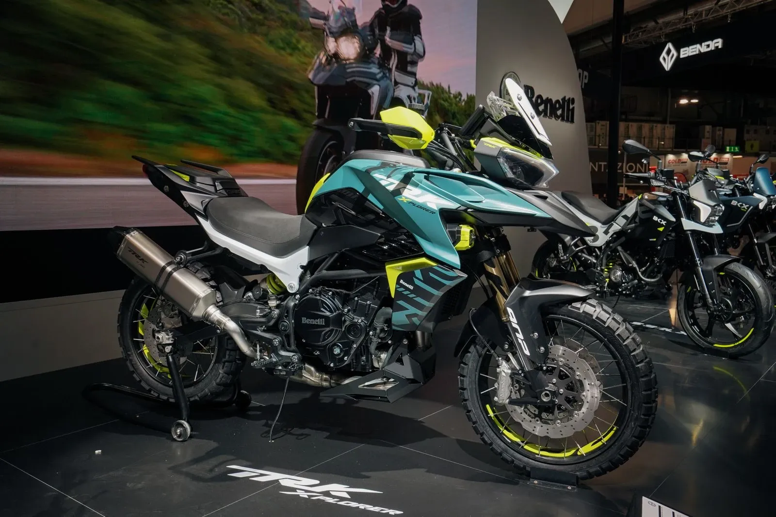 La nueva moto Benelli TRK 902 Xplorer promete conquistar los caminos con su motor de 900 cc