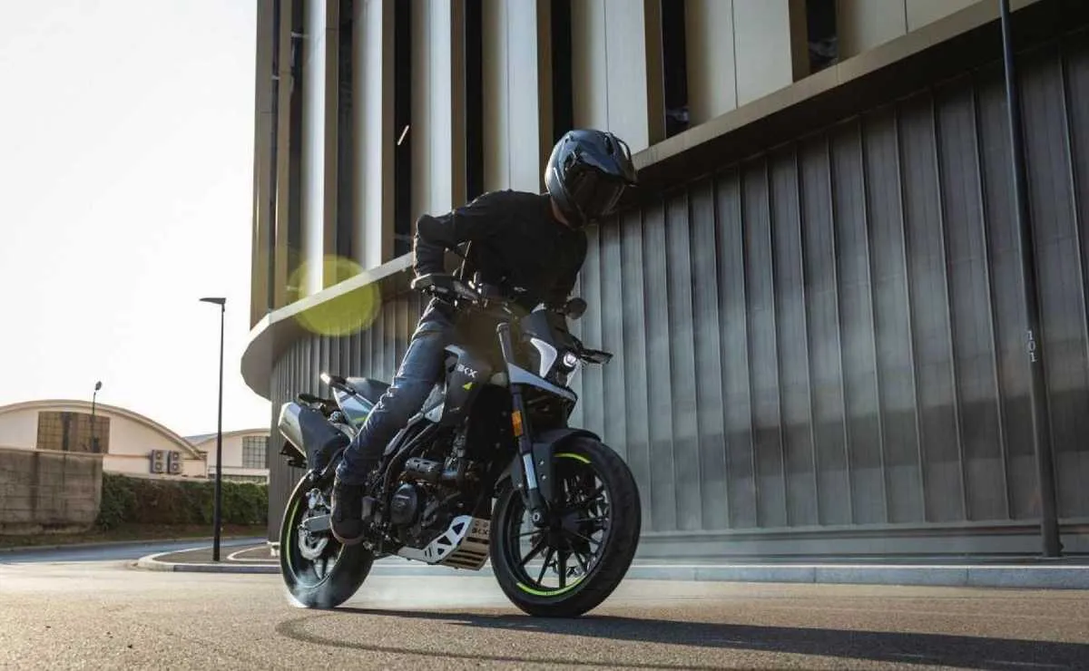 Benelli amplía su oferta con dos nuevos modelos de 300cc