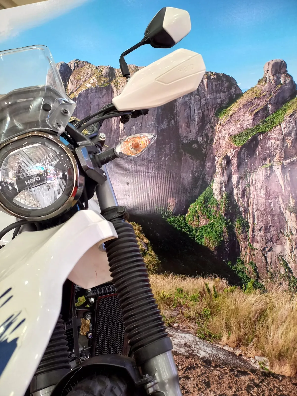 Hero Motocorp lanza la nueva Xpulse 200 con características avanzadas |Empresarial