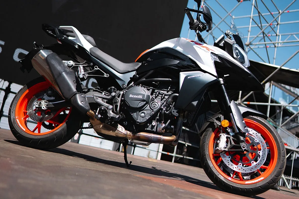 Nuevas Benelli TRK 902 Xplorer y Stradale: nuevo motor y ¡con radar!