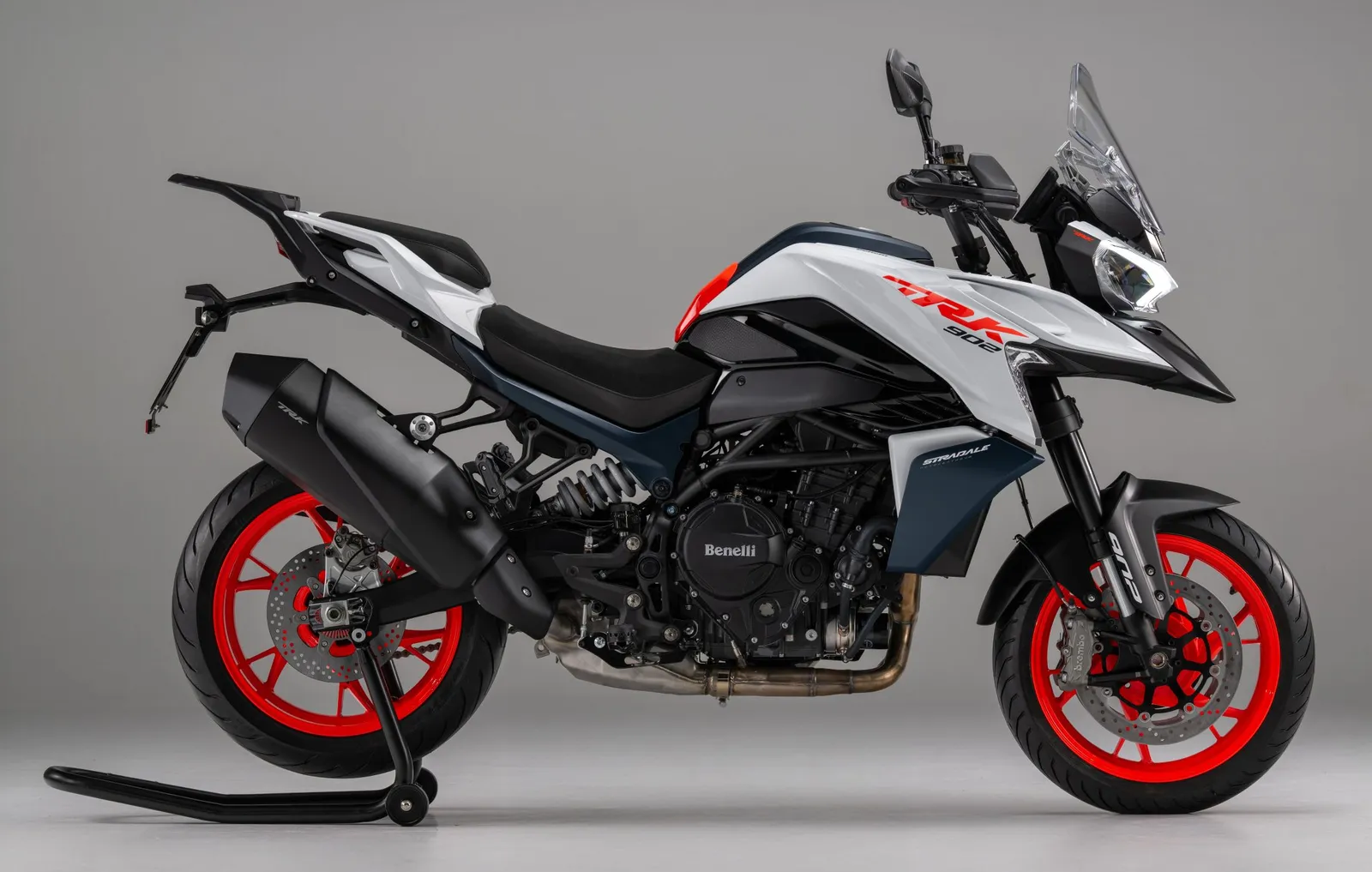 Llega la primera maxitrail bicilíndrica de Benelli a muy buen precio y en dos versiones, la esperada TRK 902 Stradale/Xplorer
