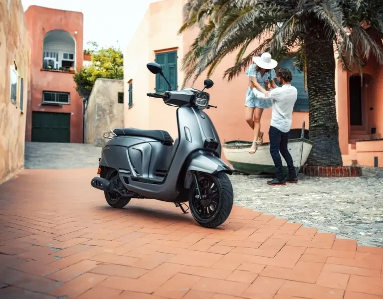 Morbidelli SC125RE, la scooter retro barata tipo Vespa y muy equipada