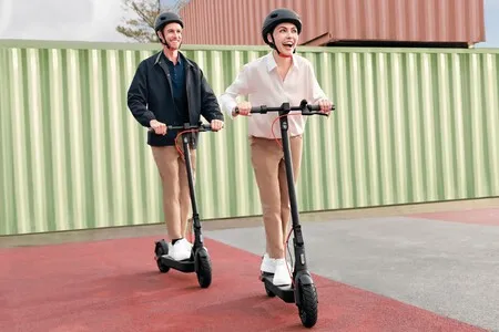 Adiós a las ciclovías y hola a las multas de dos mil pesos si manejas un scooter eléctrico en CDMX ahora necesitas placas de motocicleta
