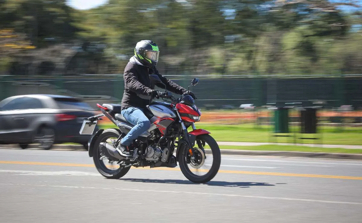 La Hero Hunk 125 R consume realmente poco: ¿cómo logra esos registros?