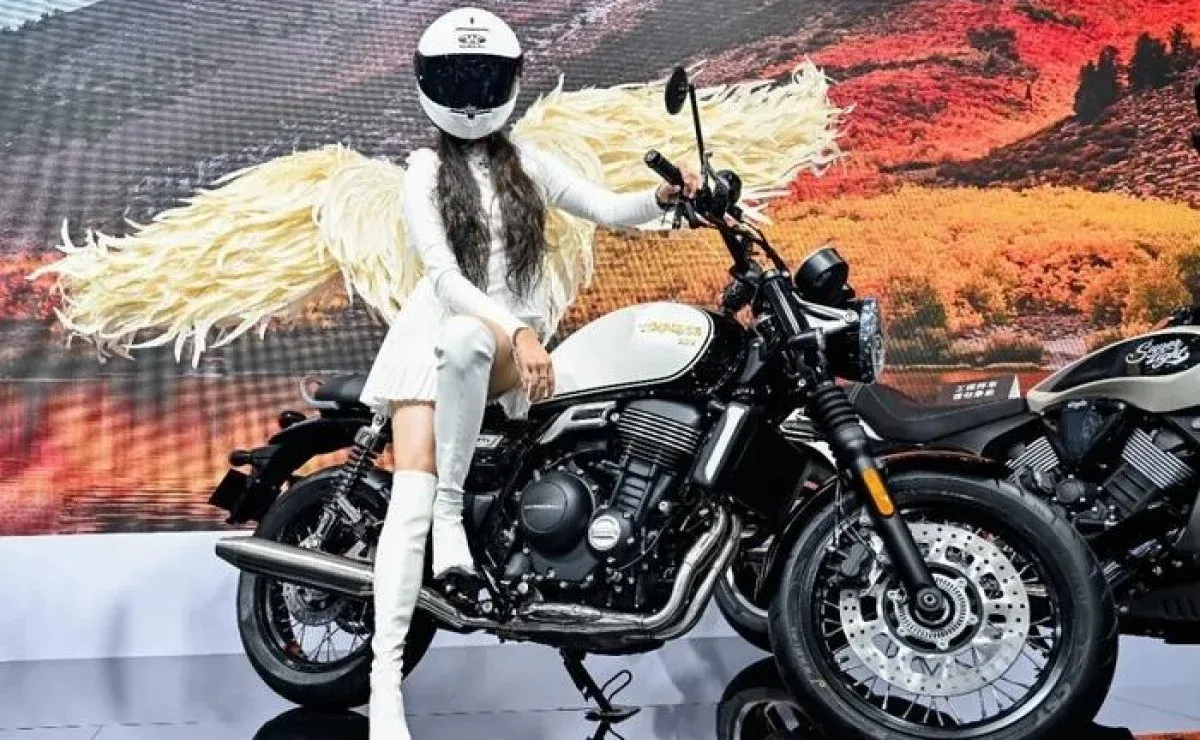 Morbidelli mostró por primera vez su nueva neo-retro de media cilindrada: ¿Nueva rival para las 650 de Royal Enfield?