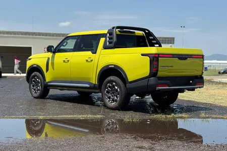 Conocimos al primer Nissan chino en México: la Frontier Pro es una pick-up híbrida enchufable con 135 km en modo eléctrico